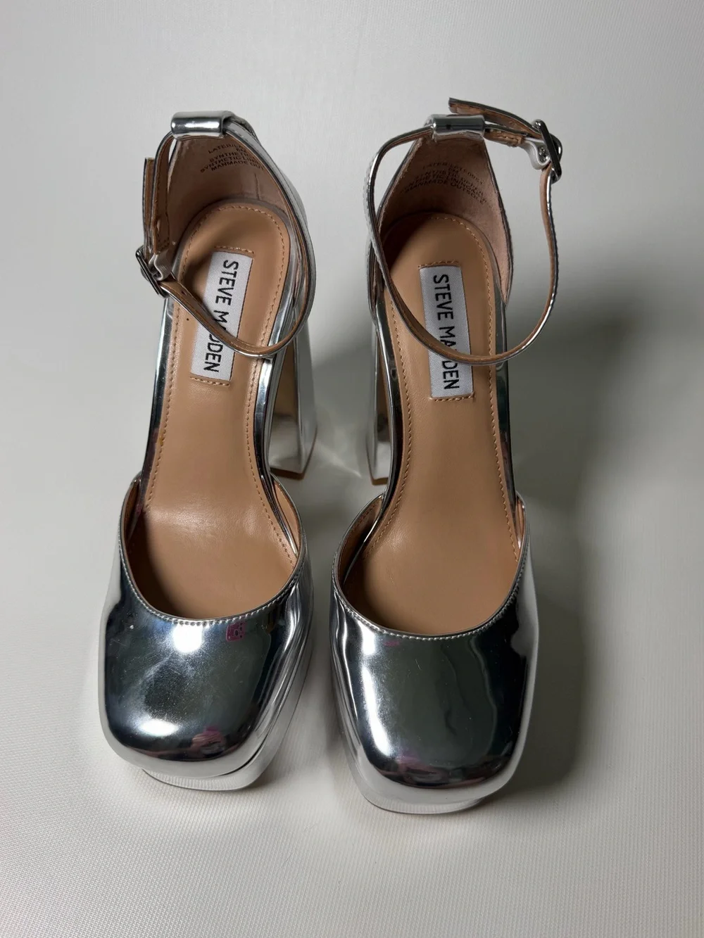 Like New - Steve Madden Silver Platform Mary Jane Heels - sz 6